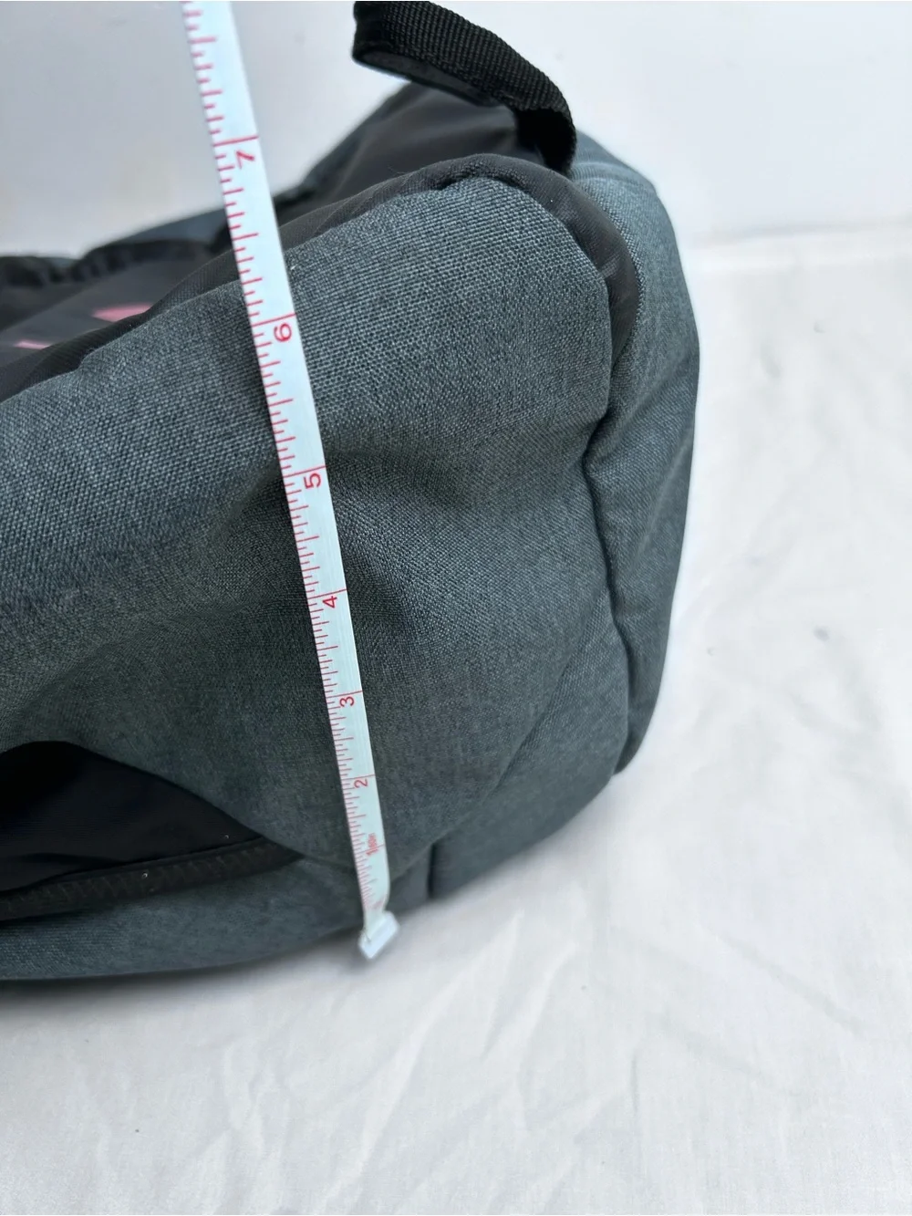 Mens Under Armour Black gray Backpack with Red Logo. Converts to duffle no strap